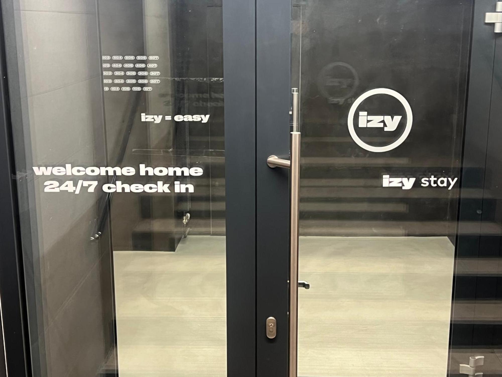 Izy Stay Hostel Bratislava Exteriér fotografie