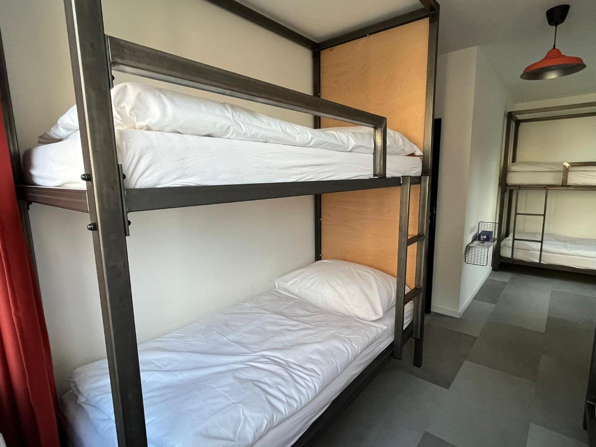 Izy Stay Hostel Bratislava Exteriér fotografie