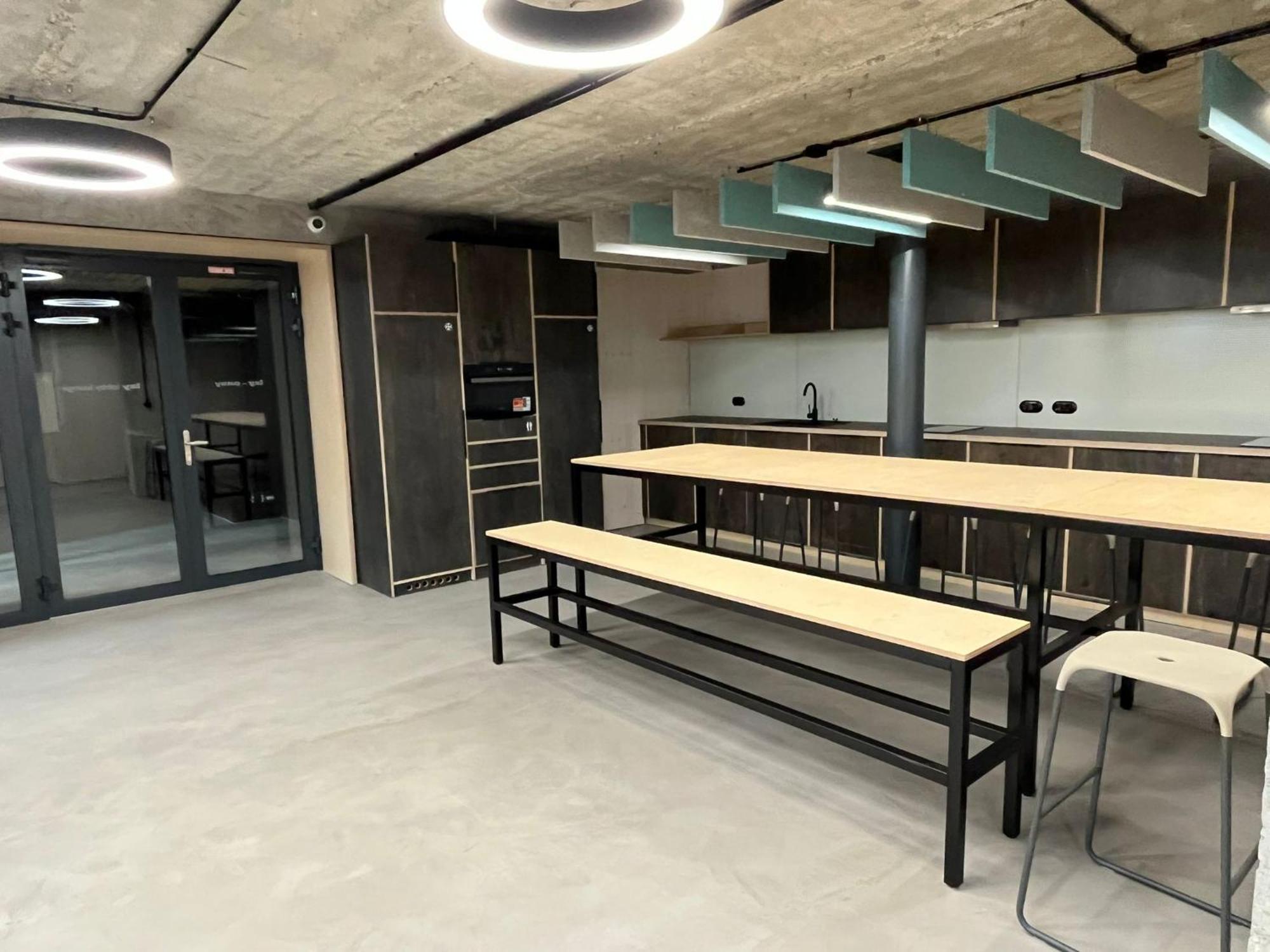 Izy Stay Hostel Bratislava Exteriér fotografie