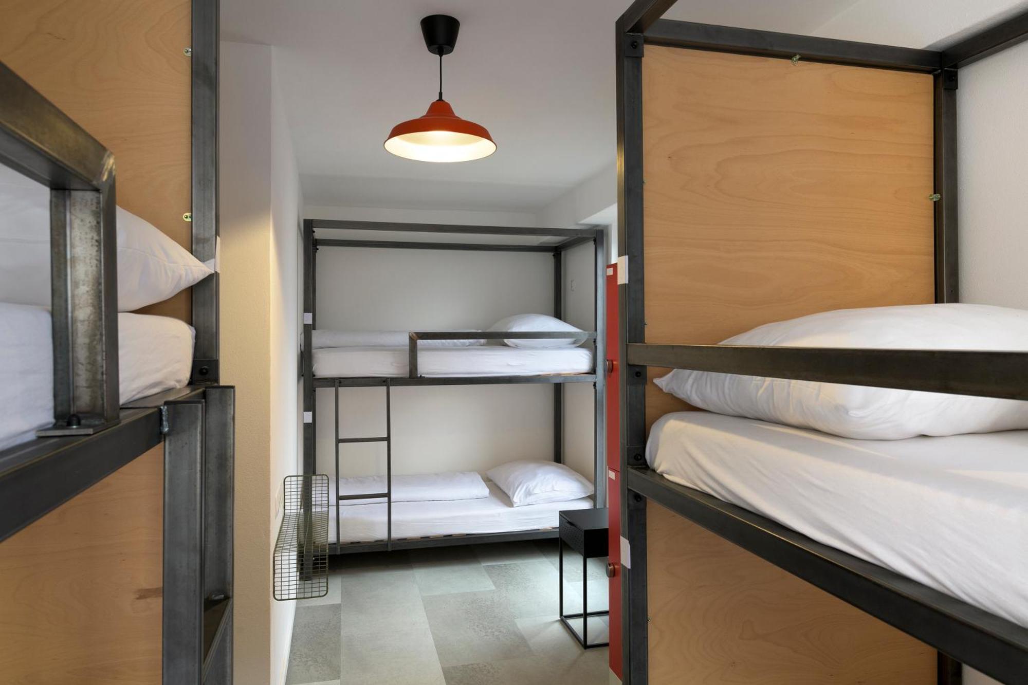 Izy Stay Hostel Bratislava Exteriér fotografie