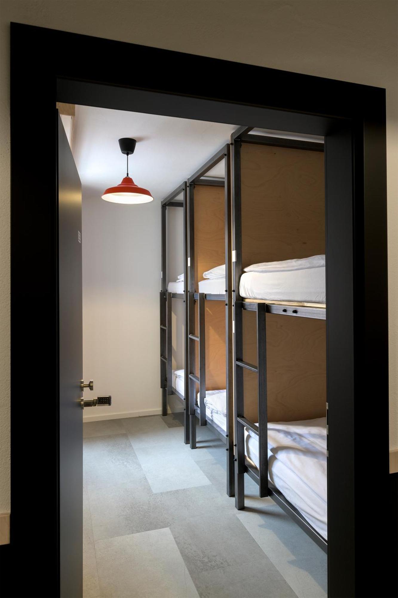 Izy Stay Hostel Bratislava Exteriér fotografie